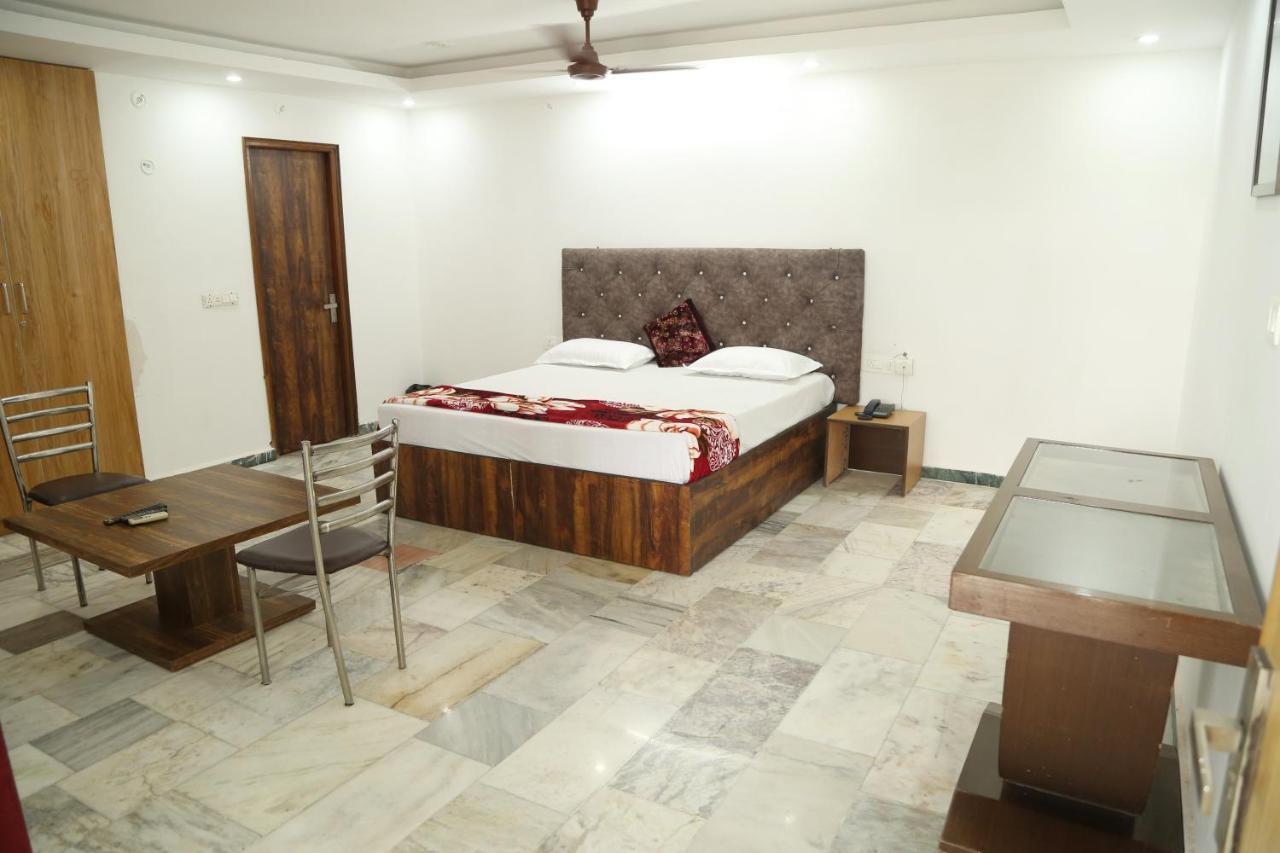 Shanti Residency Ню Делхи Екстериор снимка