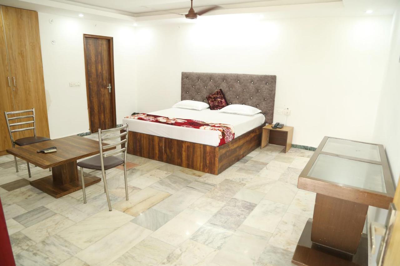Shanti Residency Ню Делхи Екстериор снимка